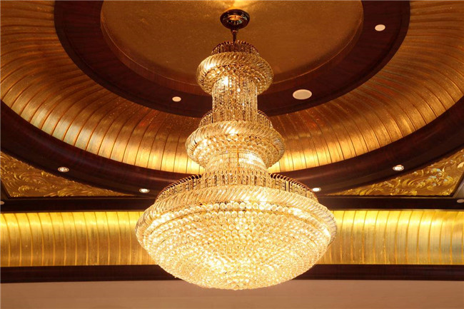 广东酒店水晶灯应该如何清洗干净呢